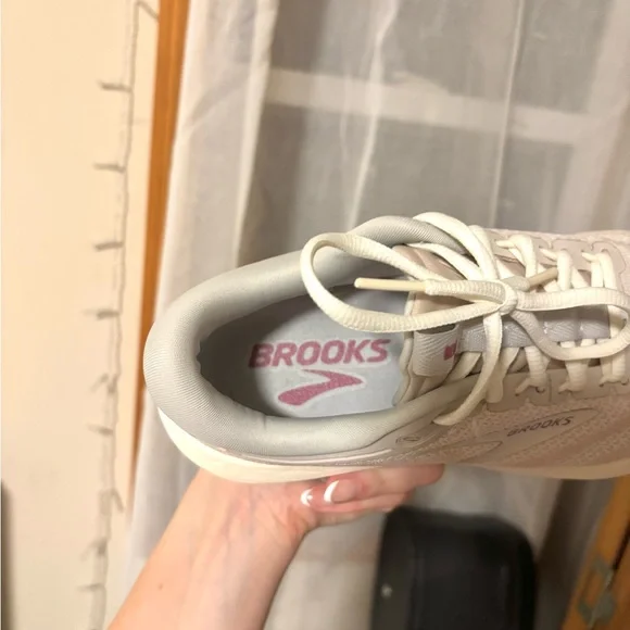 Brooks Women's Running Shoes - Pink - Picture 5 of 9